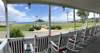 York Manor, Apt 2, Short Sands Beach