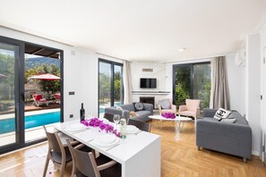 Dining - Villa Welt - Four Bedroom Villa, Sleeps 8 (Dalyan)