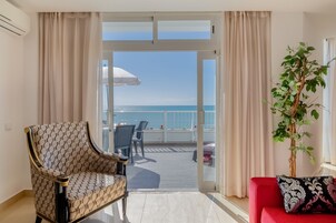 Minibar, caja de seguridad en la habitación y sistema de insonorización 