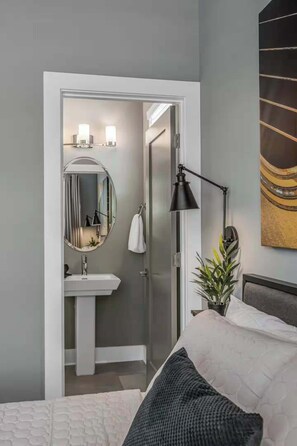 8 Schlafzimmer, Bügeleisen/Bügelbrett, WLAN, Bettwäsche