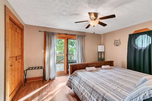 4 Schlafzimmer, Bügeleisen/Bügelbrett, WLAN, Bettwäsche