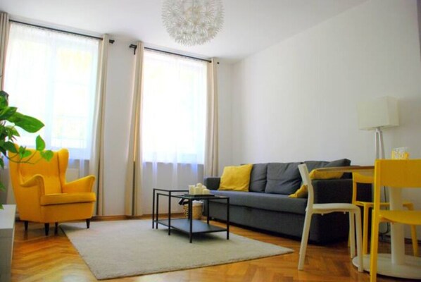 Elite Apartment | 1 bedroom, blackout drapes, iron/ironing board, free WiFi