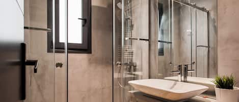 Standard-Apartment | Badezimmer