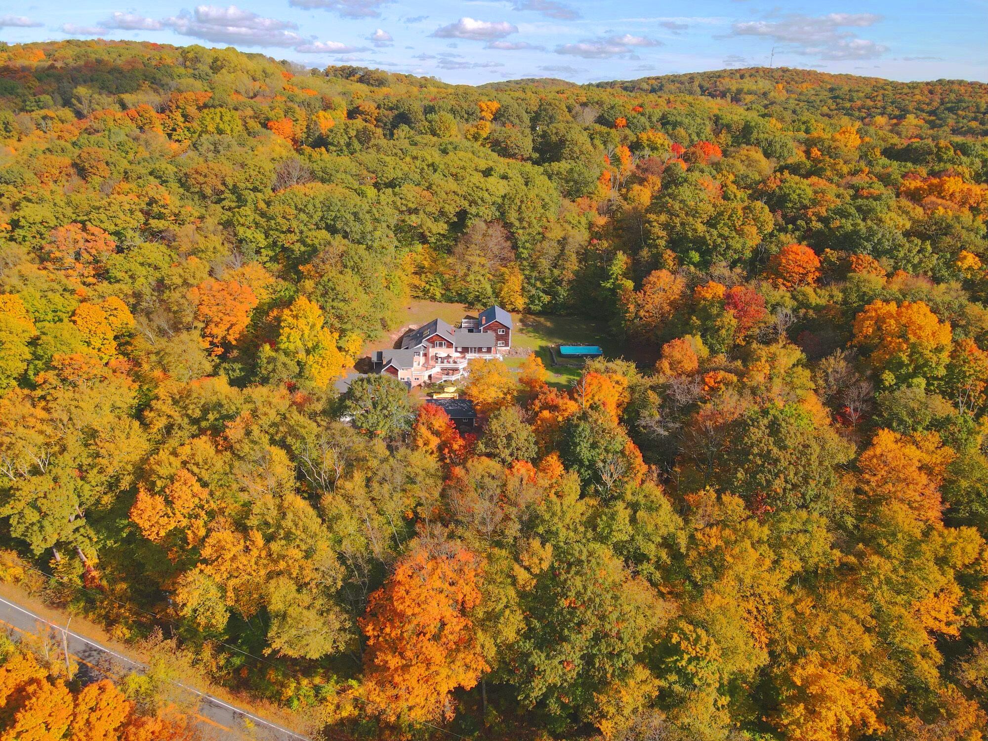Hidden Hillside Villa One Hour from NYC in Brewster, United States