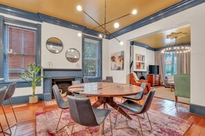 Interior - The Palm House-Downtown,Private Patio,Luxury Home! (Savannah)