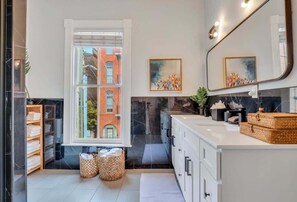 Interior - The Palm House-Downtown,Private Patio,Luxury Home! (Savannah)