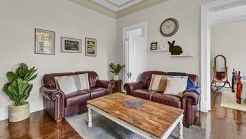 TV, fireplace, offices