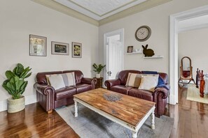 TV, fireplace, offices