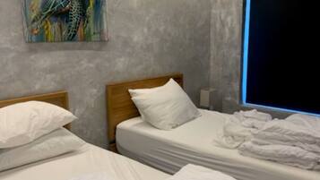 4 slaapkamers, een strijkplank/strijkijzer, reisbedje, wifi