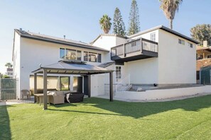 Exterior - Gorgeous Family Retreat | Games, FirePit & Parking (La Mesa)