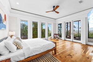 6 soverom, strykejern/-brett, wi-fi (inkludert) og sengetøy