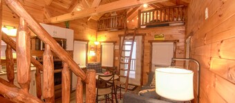 Charming Lakeview Cabin Near Geneva-On-The-Lake, The Perfect Getaway!