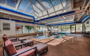 屋内プール、温水プール