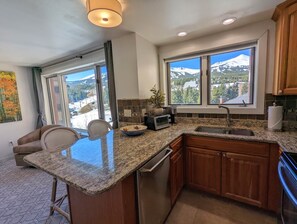 Fridge, microwave, oven, stovetop - Mountain Views and Main St. Too (Breckenridge)
