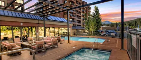 Piscina interna, piscina aquecida