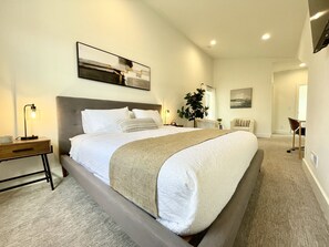 3 bedrooms, desk, iron/ironing board, travel cot - Brand New Home* Dual Master Suites. (Boise)