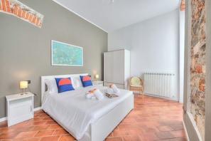 Apartemen Standar, beberapa kamar, tepi danau (Stella Del Lago Pied Dans L'Eau) | 1 kamar tidur, setrika/meja setrika, Wi-Fi gratis, dan seprai linen