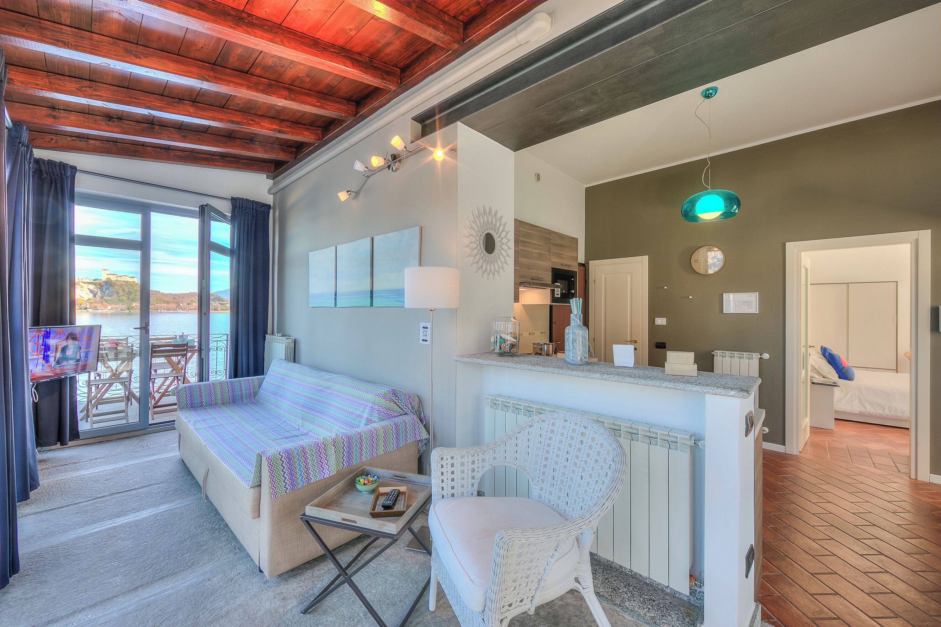 Standard Apartment, Multiple Bedrooms, Lakeside (Stella Del Lago Pied Dans L'Eau) | Living area | 21-inch TV with satellite channels