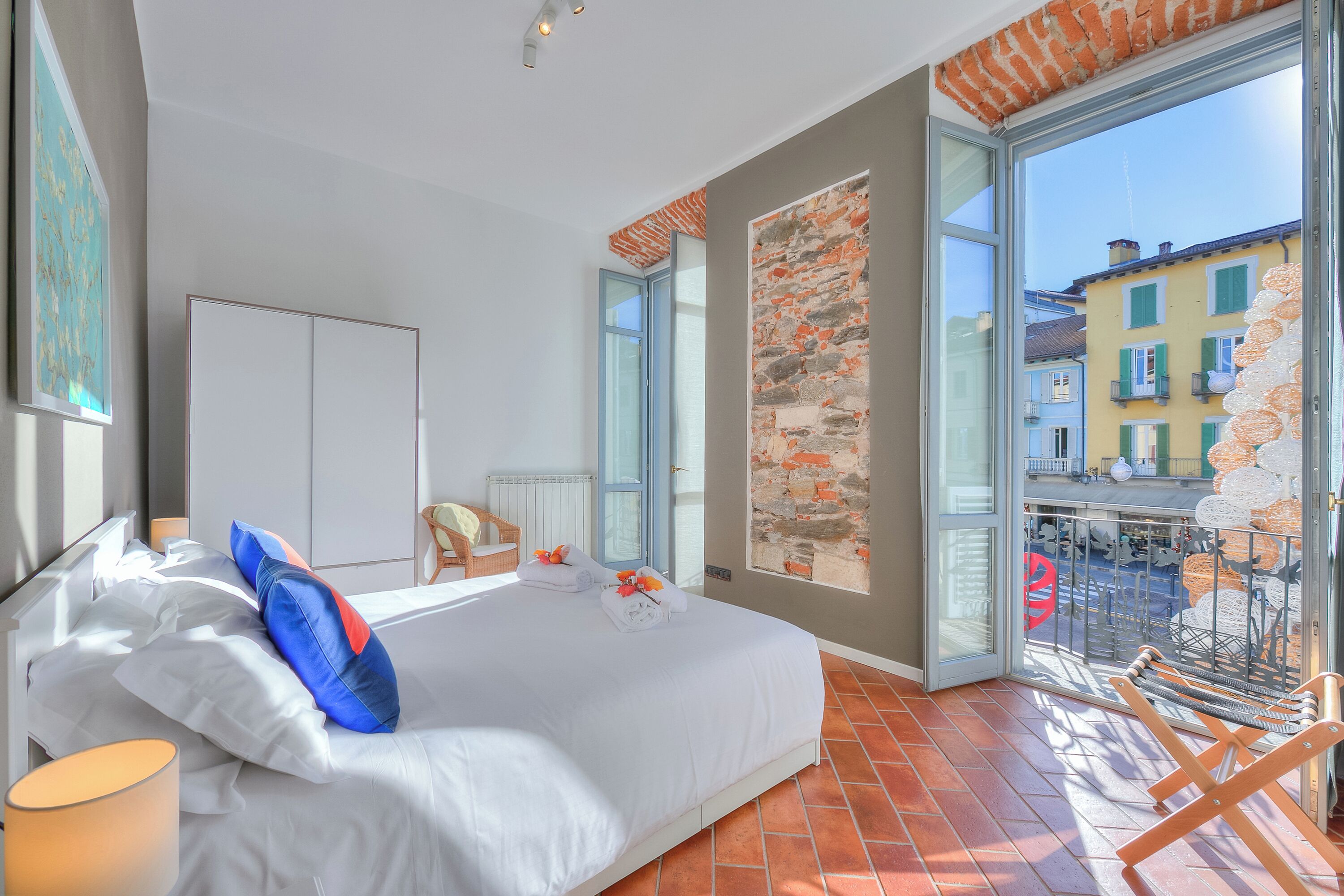 Standard-Apartment, Mehrere Schlafzimmer, Seeseite (Stella Del Lago Pied Dans L'Eau) | 1 Schlafzimmer, Bügeleisen/Bügelbrett, kostenloses WLAN, Bettwäsche