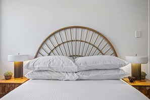 2 عدّة غرف نوم ومكواة/لوح كي وواي فاي وملاءات أسرّة