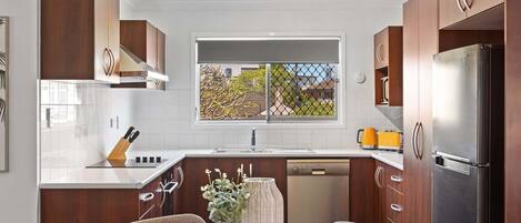 Fridge, microwave, oven, stovetop