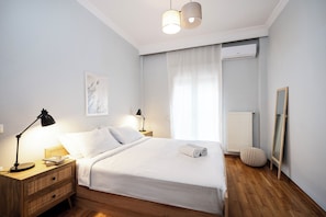 4 bedrooms, iron/ironing board, travel crib, free WiFi - Houseloft White Tower Icon (Thessaloniki)