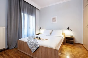 4 bedrooms, iron/ironing board, travel crib, free WiFi - Houseloft White Tower Icon (Thessaloniki)