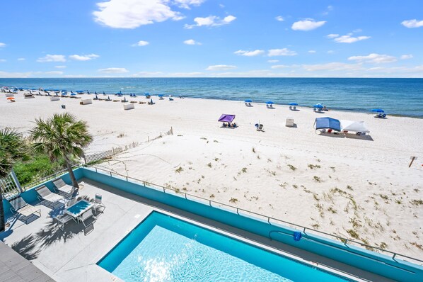On the beach - Westwind- Gulf Front- 1 Bedroom w/ Hall Bunks (Gulf Shores)