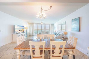 Dining - Caribe Resort- Lazy River, Water Slides, Pool Bar (Orange Beach)