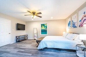 4 habitaciones, escritorio, tabla de planchar con plancha y wifi