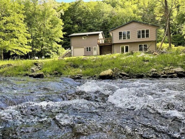 المنشأة من الخارج