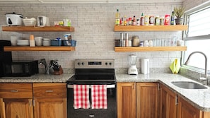 Refrigerador, microondas, horno, placa de cocina