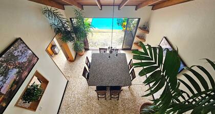 Luxury Cozy house w private heated pool, A/C, 5 min from downtown San Jose, CR