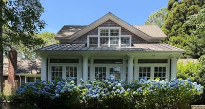 262 · Designer East Hampton Farmhouse