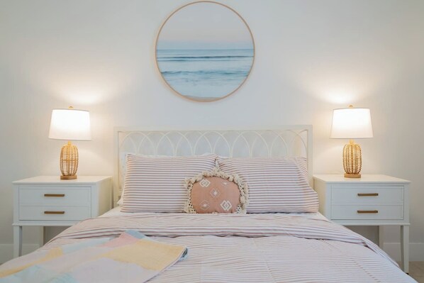 3 Schlafzimmer, Schreibtisch, Bügeleisen/Bügelbrett, Reisekinderbett