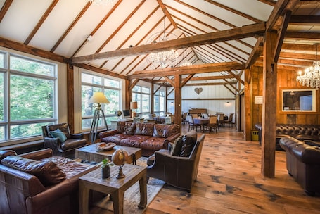 Restauración. Farm Road Estate