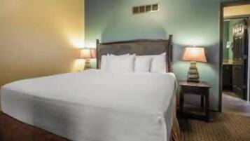 In-room safe, iron/ironing board, free WiFi, bed sheets