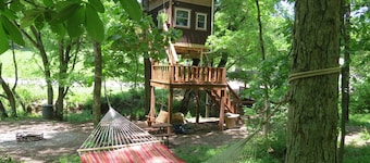 Maple Oak Tree House by Garden of the Gods in the Shawnee National Forest