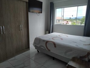 3 عدّة غرف نوم ومكتب ومكواة/لوح كي وواي فاي مجانًا