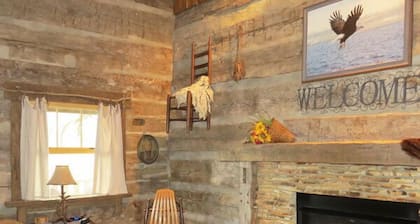 Twin Oaks Antique Cabin by Garden of the Gods in the Shawnee National Forest