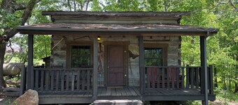 Twin Oaks Antique Cabin by Garden of the Gods in the Shawnee National Forest
