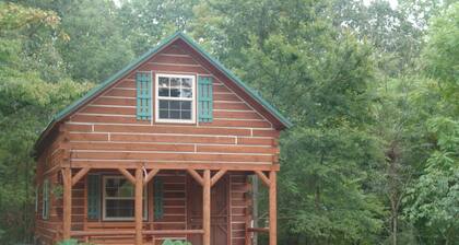 Sassafras Ridge Log Cabin by Garden of the Gods in the Shawnee National Forest