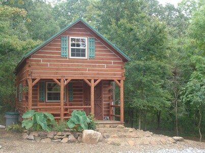 Sassafras Ridge Log Cabin by Garden of the Gods in the Shawnee National Forest