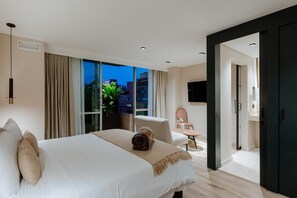 Deluxe Double Room | Tempur-Pedic beds, minibar, in-room safe, desk - 1616 HOTEL  (Medellín)