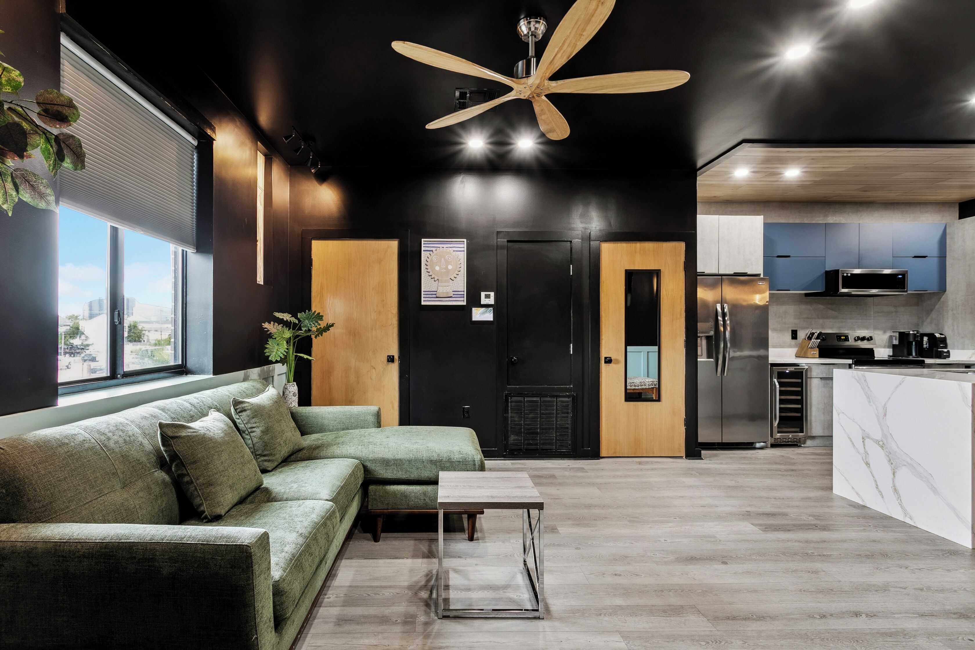 Smart TV, stereo, offices