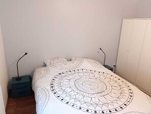 2 chambres, fer et planche Ă repasser, Wi-Fi, draps fournis