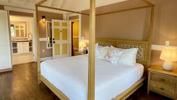 Quarto luxo | Roupas de cama premium, frigobar, cofres nos quartos, escrivaninha