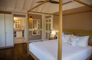 Premium bedding, minibar, in-room safe, desk - Weatherills Hotel (St. John's)
