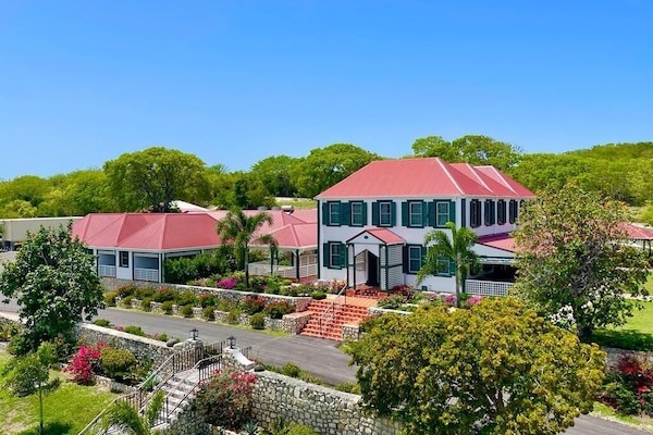 Fachada da propriedade