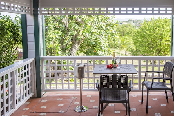 Ropa de cama de alta calidad y minibar